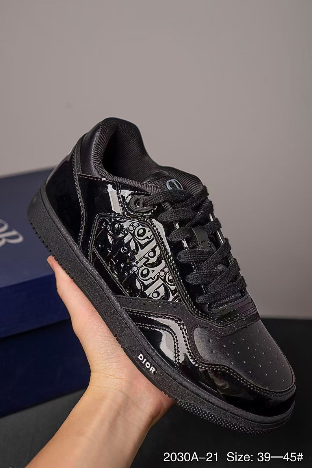 B27 Uptown Low-Top Sneaker Gloss black