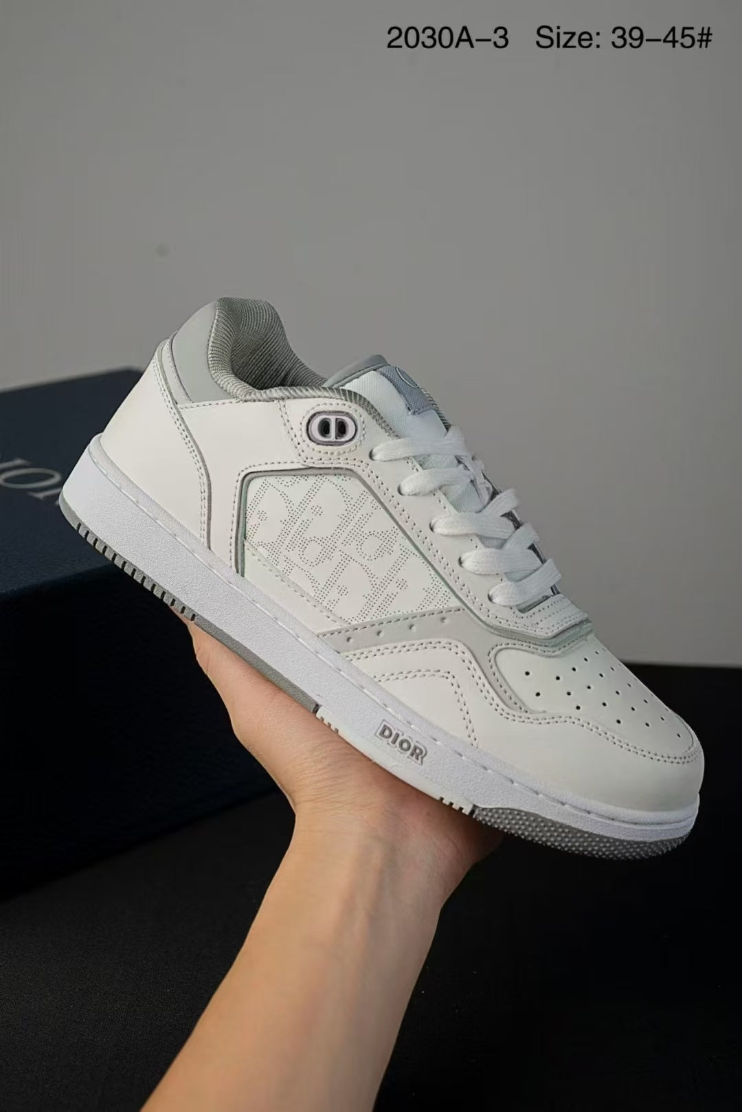 B27 Uptown Low-Top Sneaker white and grey