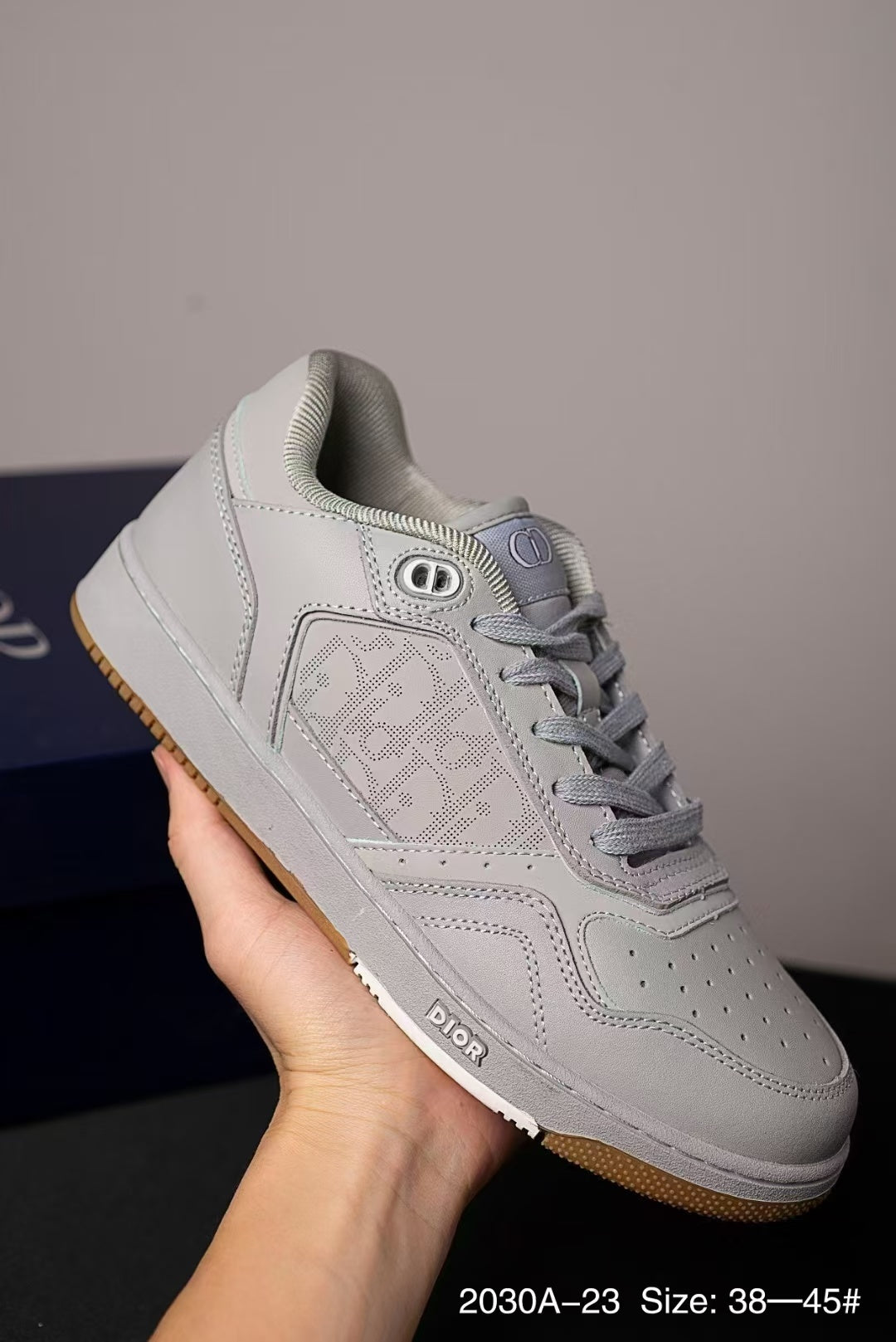 B27 Uptown Low-Top Sneaker Grey